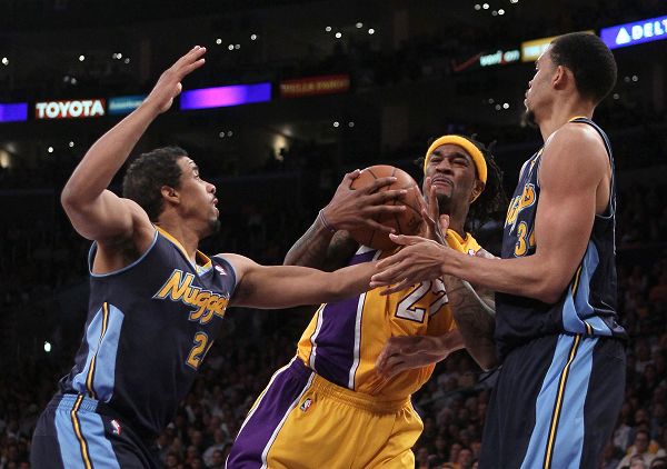 斯图加特客场险胜，吉拉西关键一击定乾坤